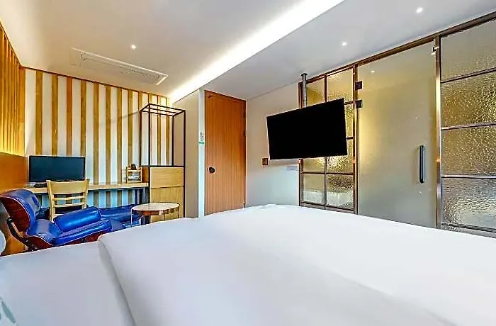 The Post Hotel 2*
